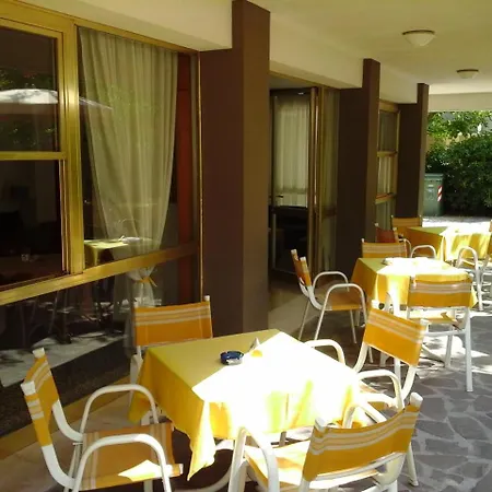 Terrasse מלון 2*